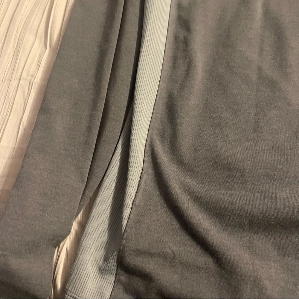 The North Face gray long‎ sleeve lightweight pullover, size XL